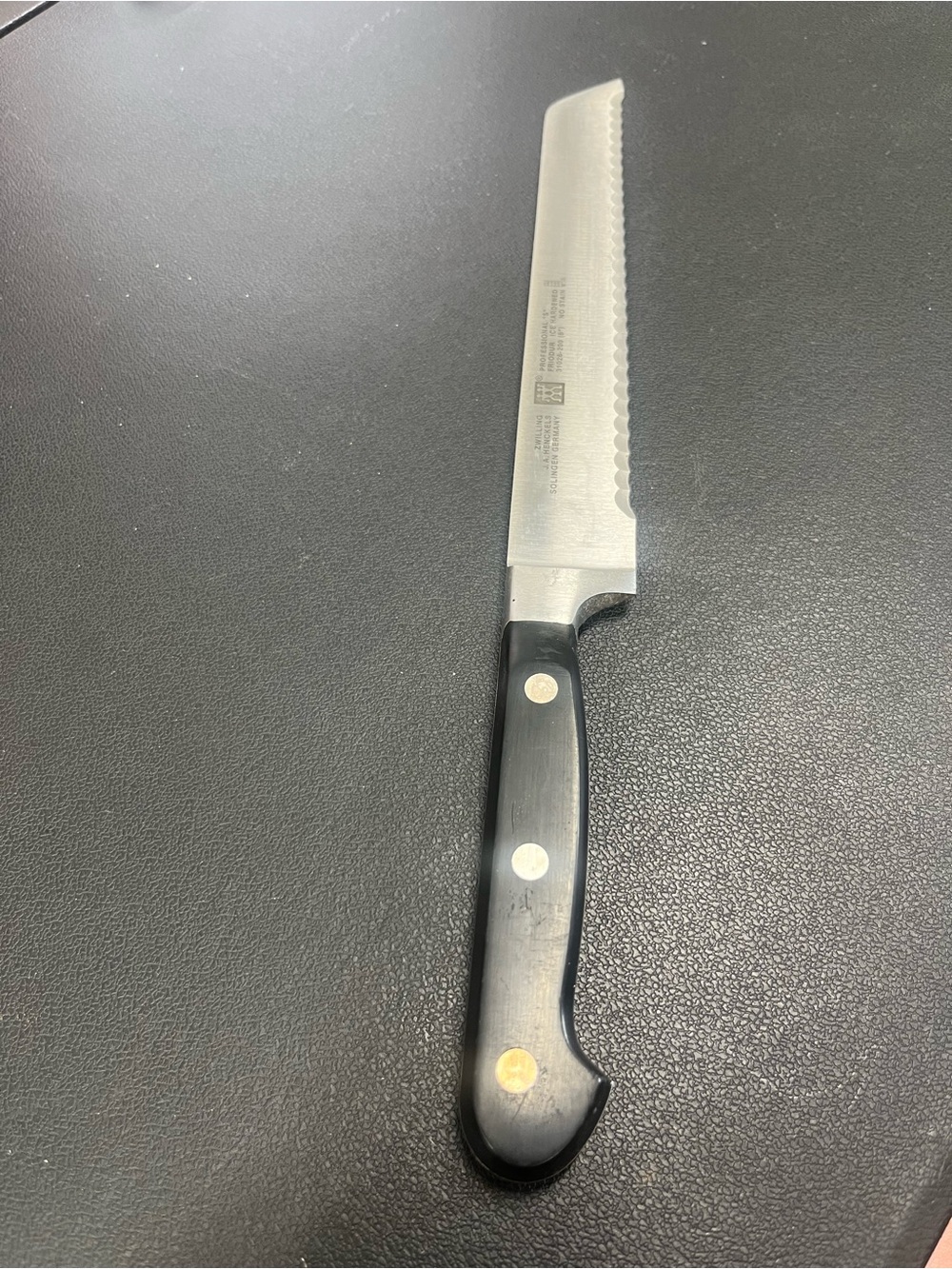 Zwilling J A Henckels Germany Professional “S” Friodur 31026-200 8” Bread Knife
